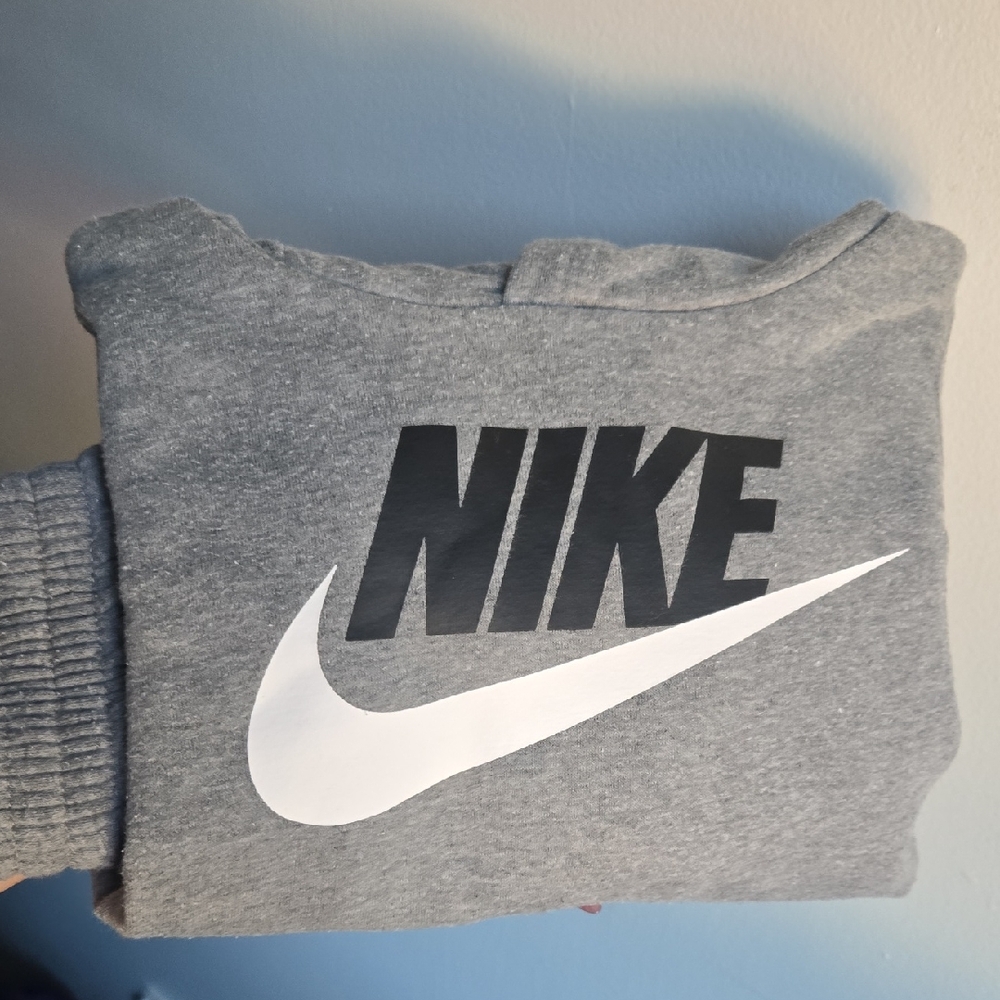 Nike Heather Gray Sweatshirt with Logo